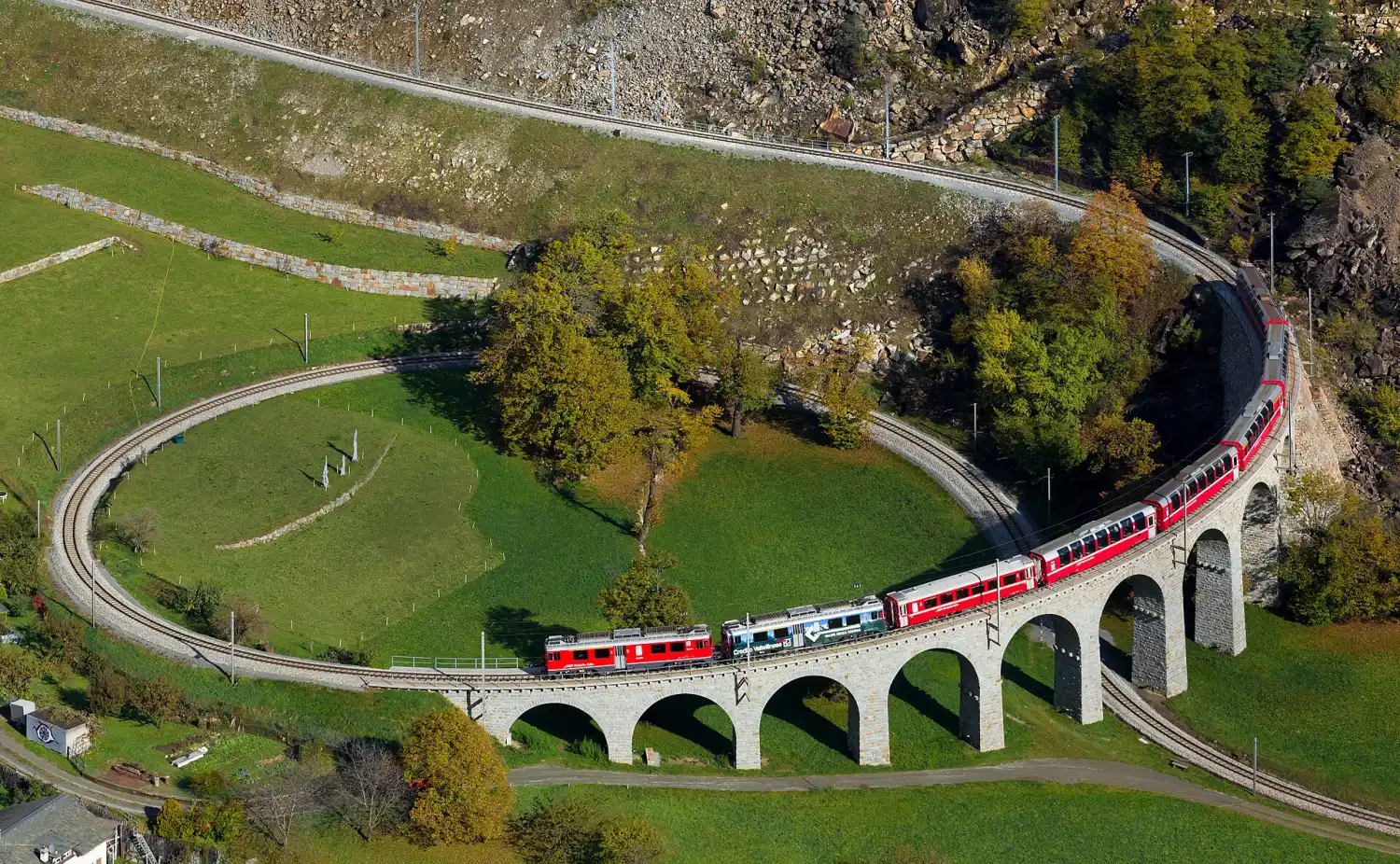 Trenino Rosso del Bernina in Valtellina